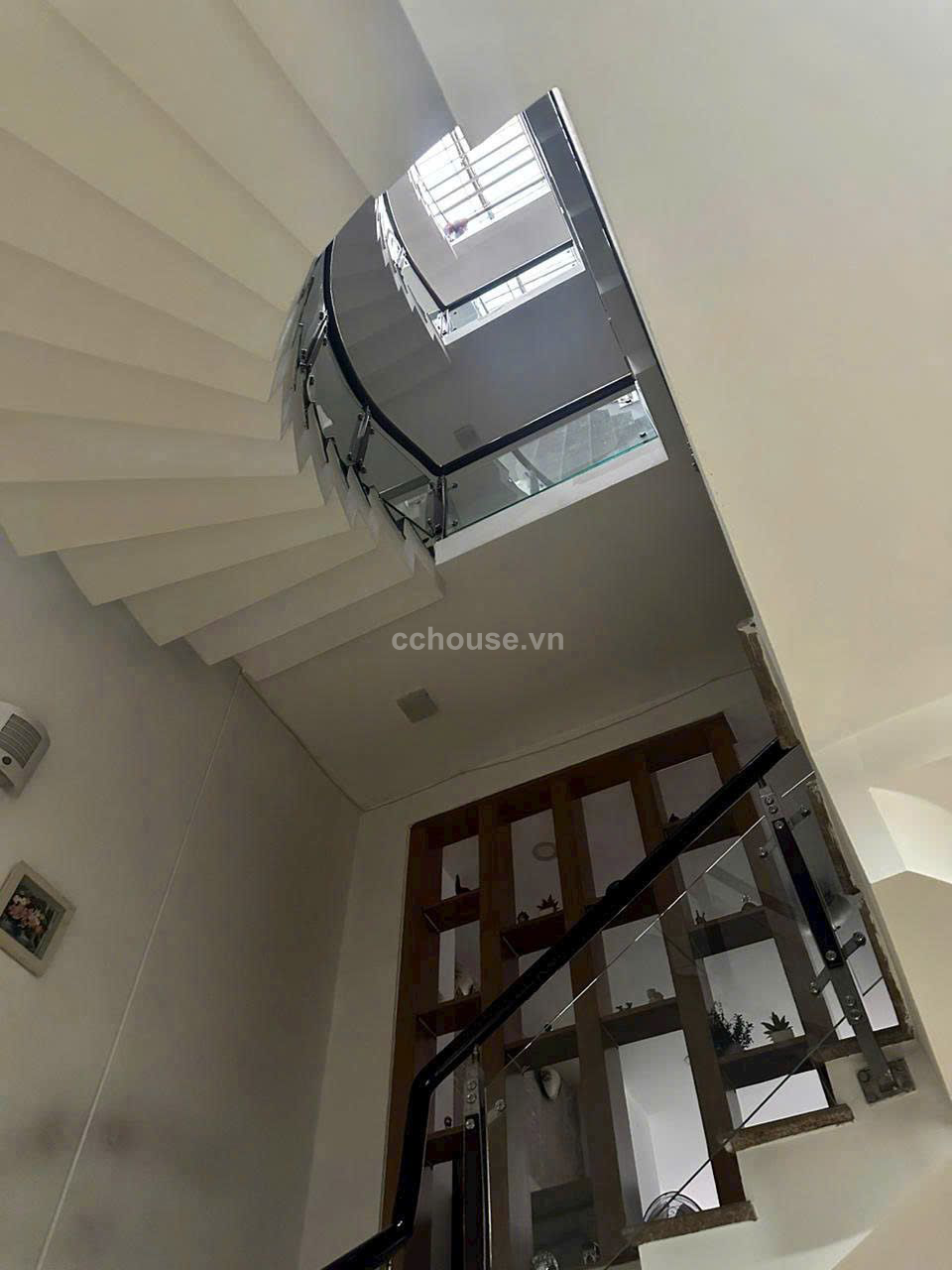 Bán nhà 5 tầng Mặt tiền Đối diện BV Thống Nhất phường 4 quận Tân Bình