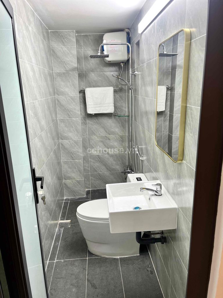 Nhà hẻm 1/ Lý thường kiệt .P14. Q10 .Dt: 4X10