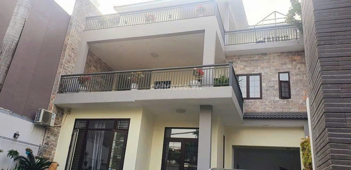 Biệt thự 69 đường số 47 Thảo Điền Q2 (MT Đường Quốc Hương nối dài)