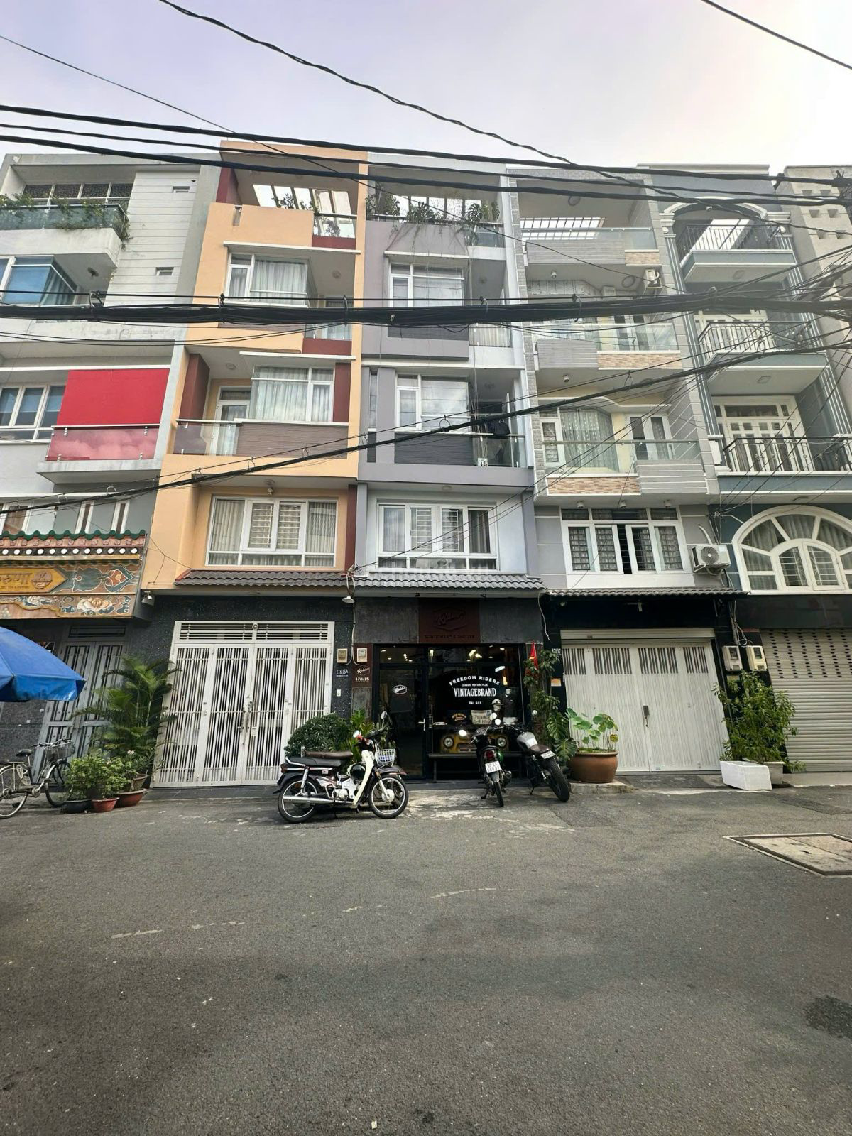 Hem-xe-tai-khu-co-rat-hiem-nha-ban--Phan-dang-Luu--QPhu-nhuan--id8132