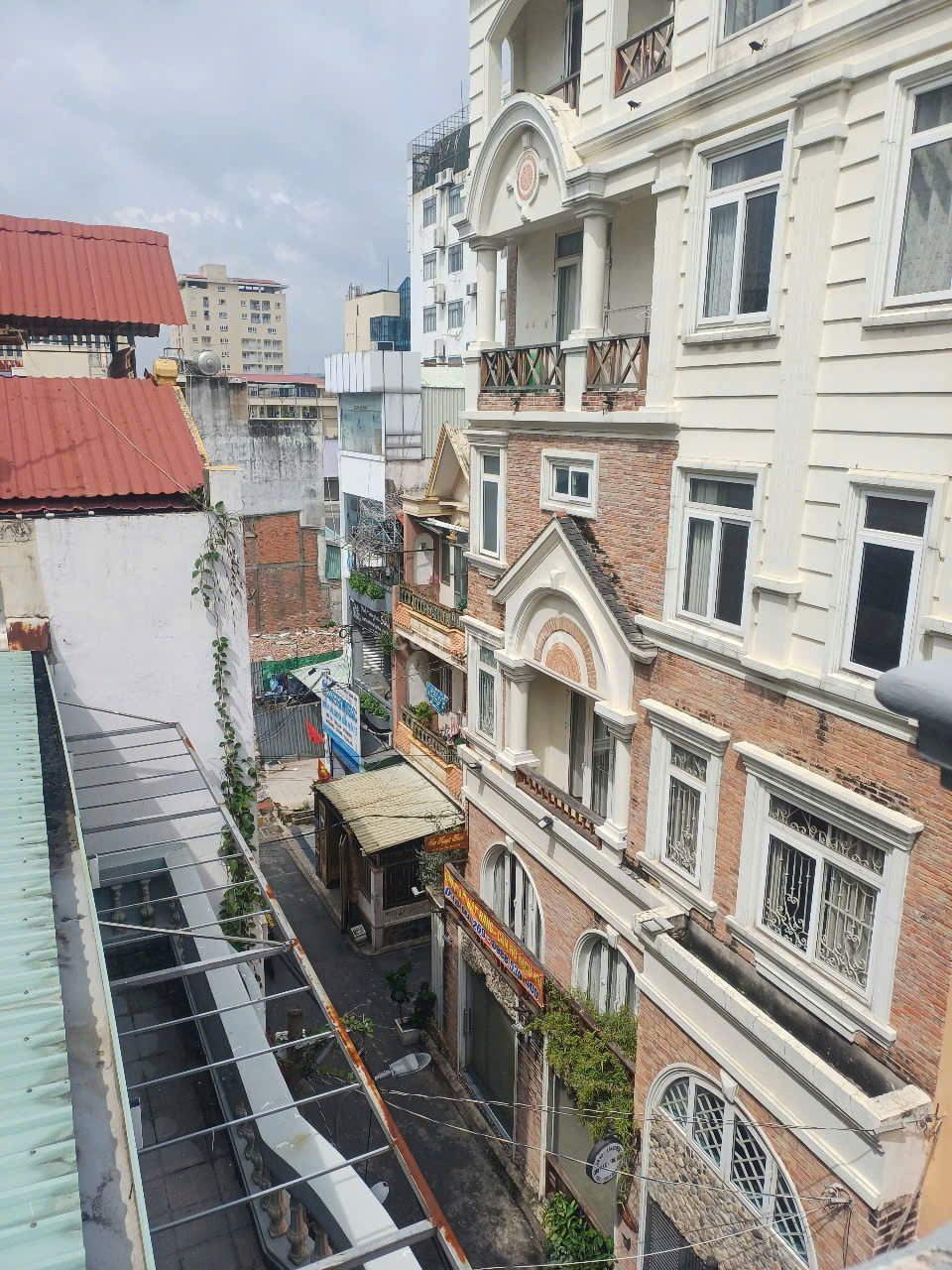 NHÀ HẺM VIP CỘNG HÒA, TÂN BÌNH, DT:105M² (5X21M), TẦNG, GIÁ: 17.6 TỶ, HĐT ỔN ĐỊNH