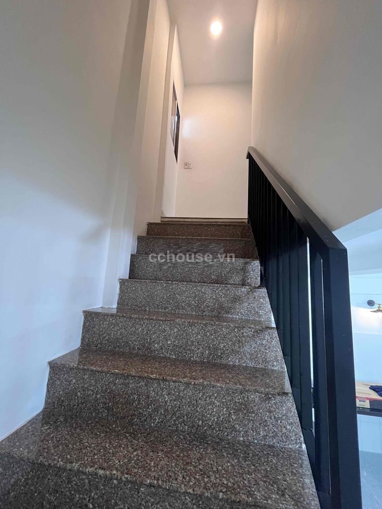 Bán nhà hẻm 224 Lý Thường Kiệt, P.Diên Hồng. DT 4x9.5m, 2 tầng