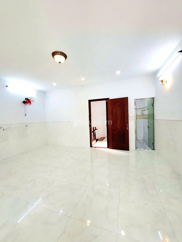 Bán nhà hẻm XH Đồng Xoài, P.Tân Bình. DT 43m2, 3 tầng ST