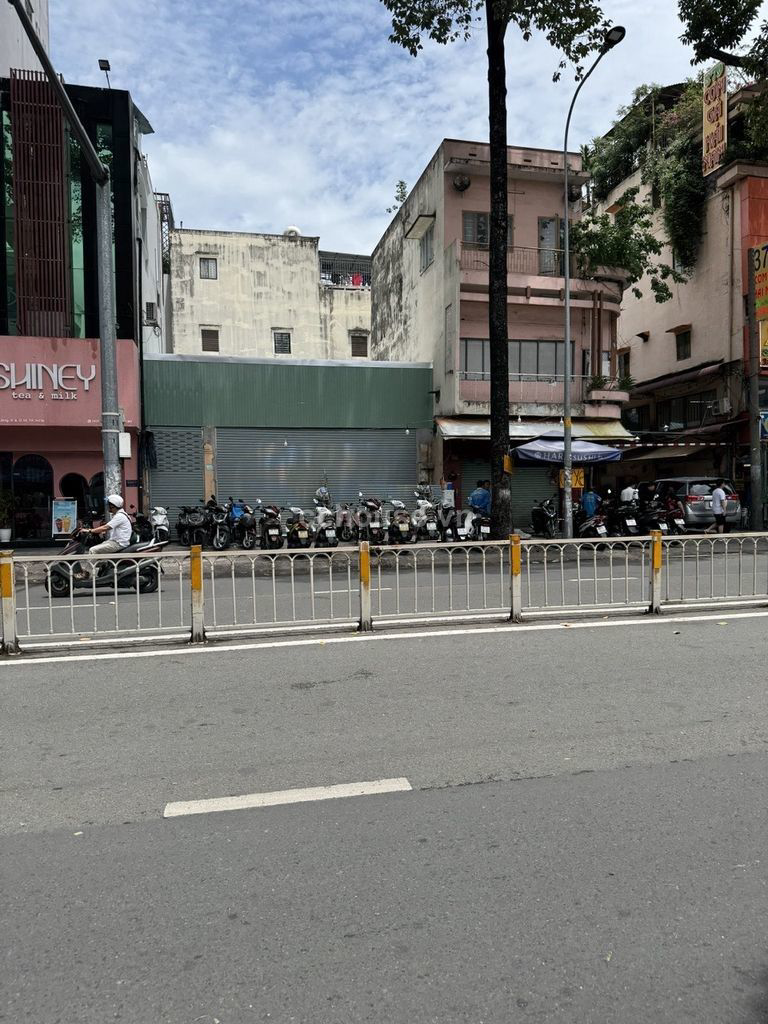 Cho-thue-nha-MTKD-Nguyen-Tri-Phuong-PDien-Hong-DT-9x12m-trong-suot-id7849