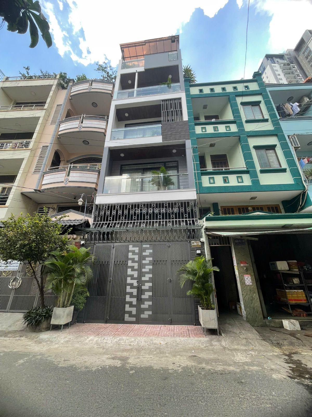 Toa-nha-mat-tien-noi-bo-duong-32-Q10-id7985