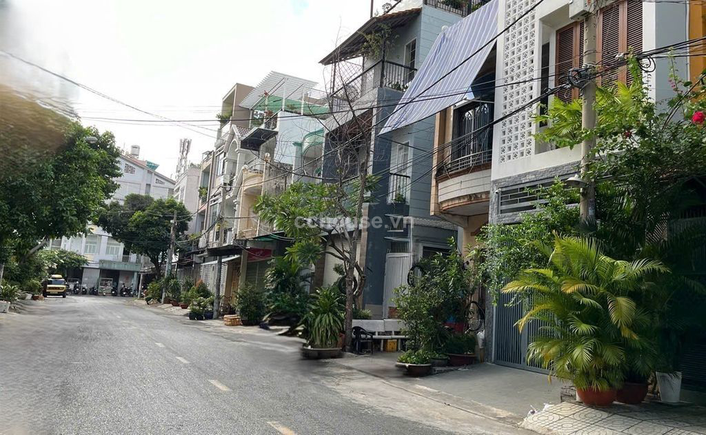 Bán nhà MT Bác Ái, Tân Phú. DT 4x18m, 2 tầng