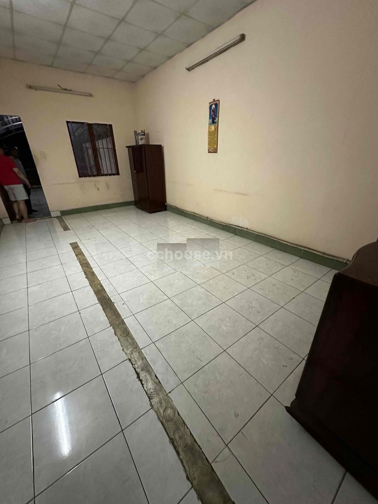 Cho thuê nhà MT Ngô Quyền, P.An Đông. DT 4x25m, 3 tầng