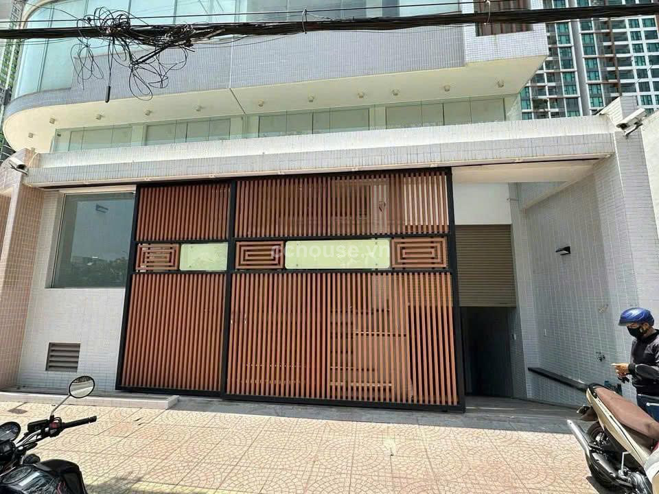Tòa Nhà Căn Góc 2 Mặt Tiền Ngay UBND TP. Thủ Đức. Hầm + 8 Tầng. DT 15*15m. HĐT 350tr. Giá 150 Tỷ 