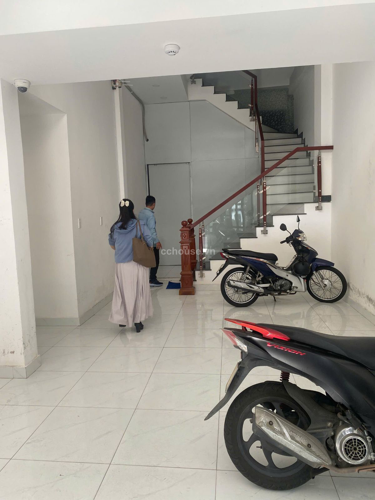 NHÀ HẺM XE HƠI 5M NGUYỄN TIỂU LA QUẬN 10 ( DT 4.5x15 , Giá 11.5ty )