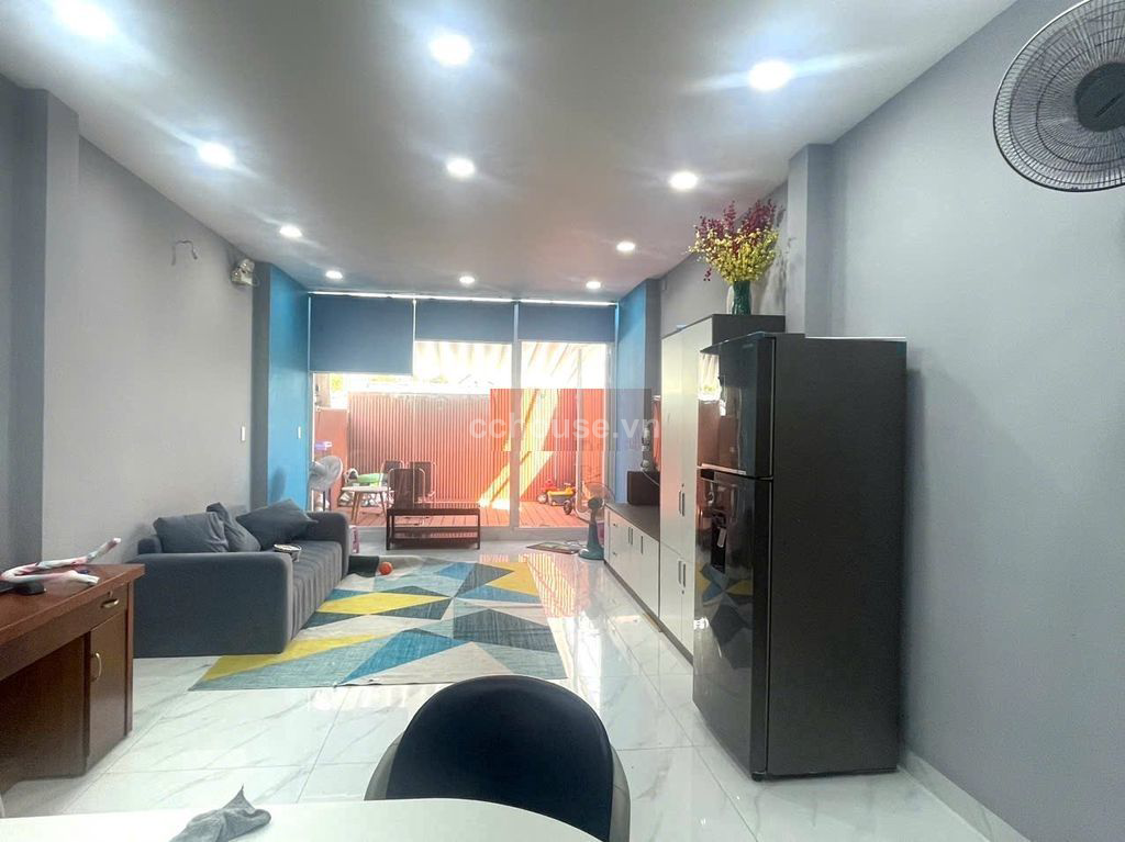 Bán nhà MT Phạm Văn Chiêu, Gò Vấp. DT 4x18m, 4 tầng