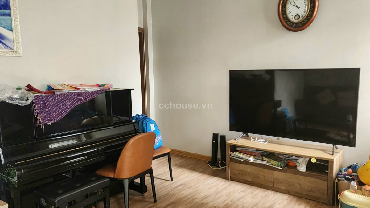 Hẻm nhựa 10m  đường Lê Văn sỹ .P .14 - Q.3