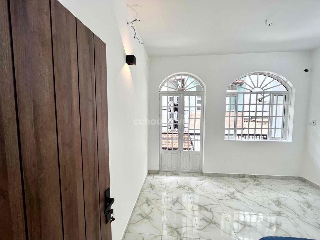 Nhà hẻm 1/ Lý thường kiệt .P14. Q10 .Dt: 4X10