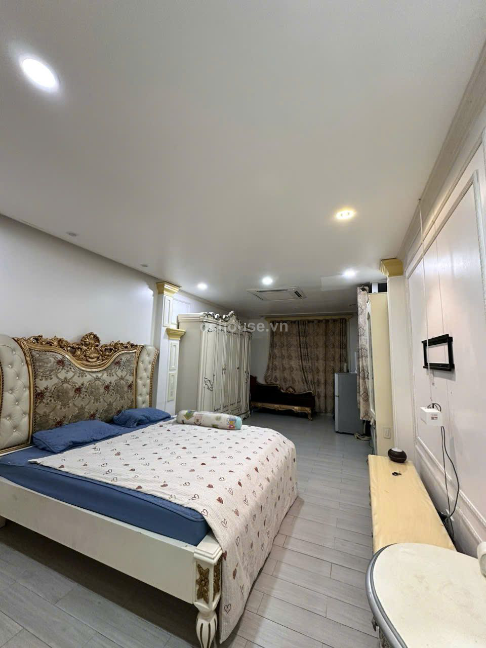 Bán nhà MT Tân Sơn Hòa ngay chợ Phạm Văn Hai. DT 3.8x15m, 5 tầng ST