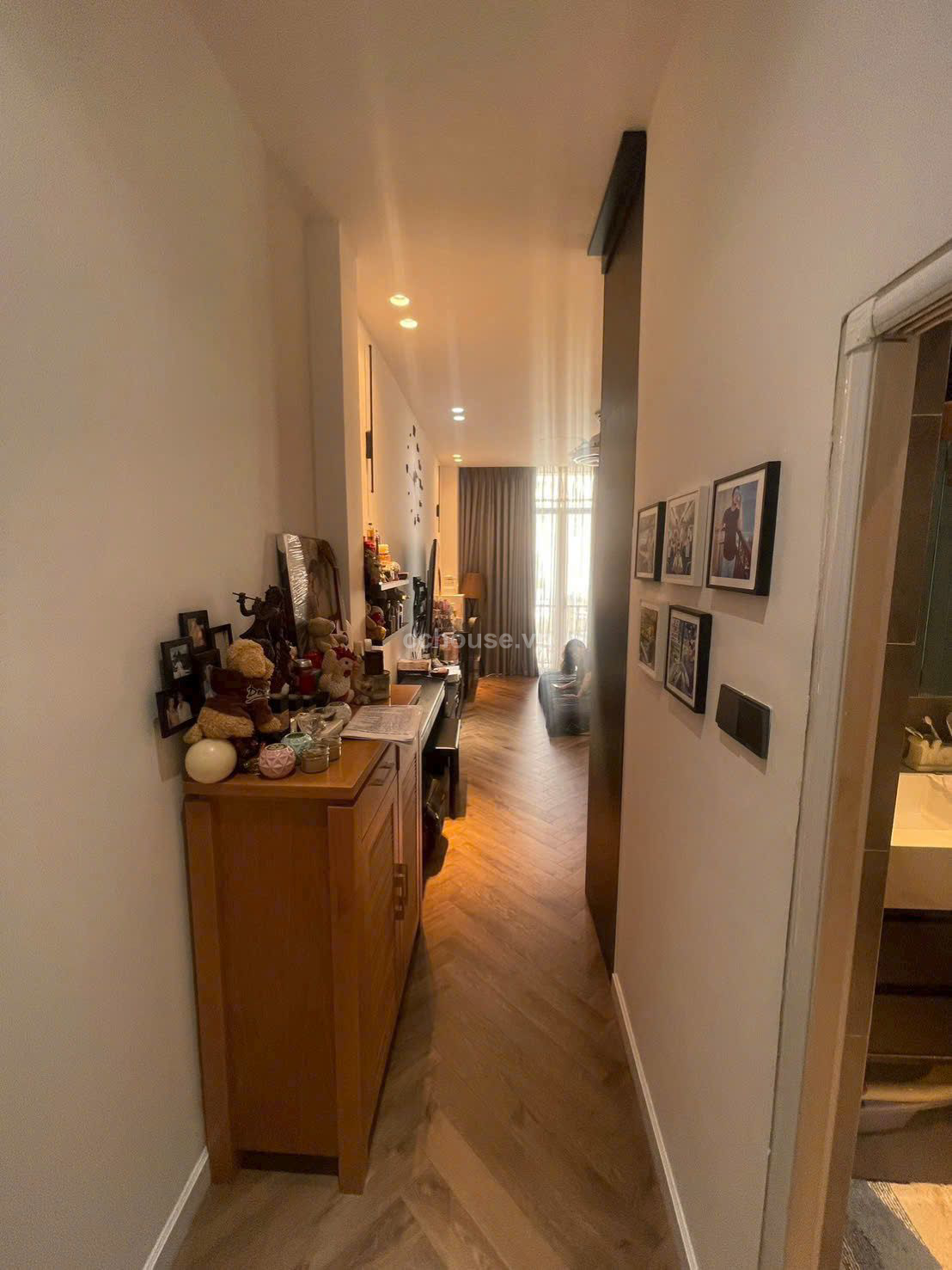  Toà nhà Măt tiền Kinh doanh 5 tầng  ngay Lê Văn sỹ  . Q .Phú nhuận  