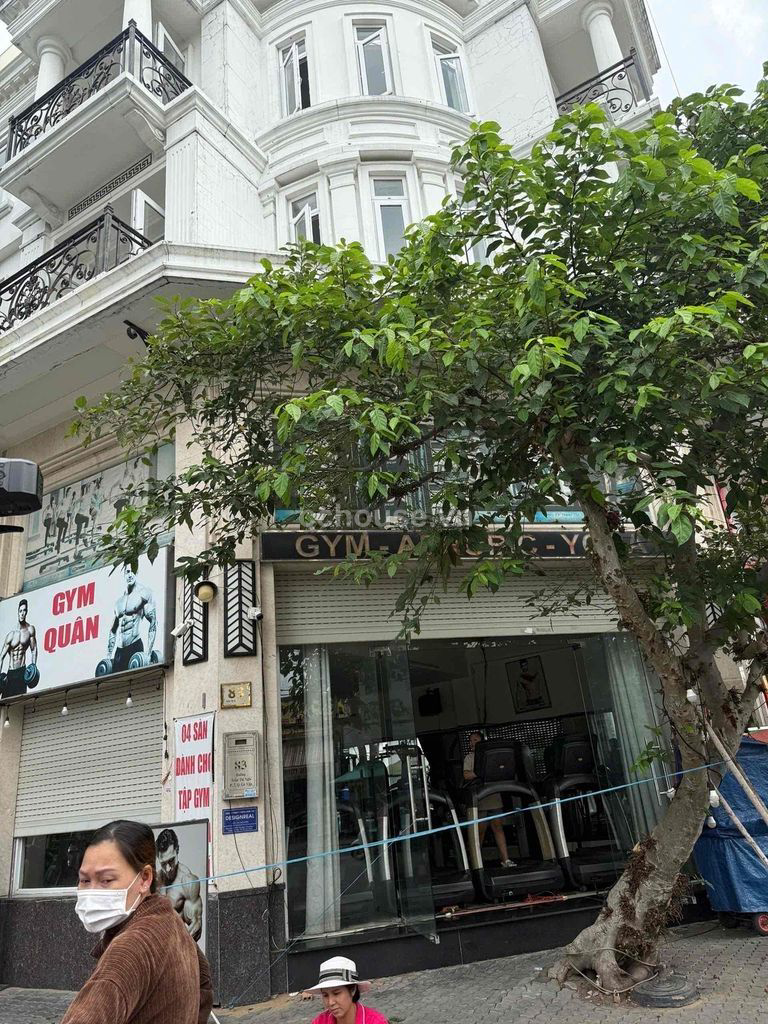 Cho thuê nhà căn góc MT Trần Thị Nghỉ, P.Hạnh Thông. DT 5x20m, 5 tầng