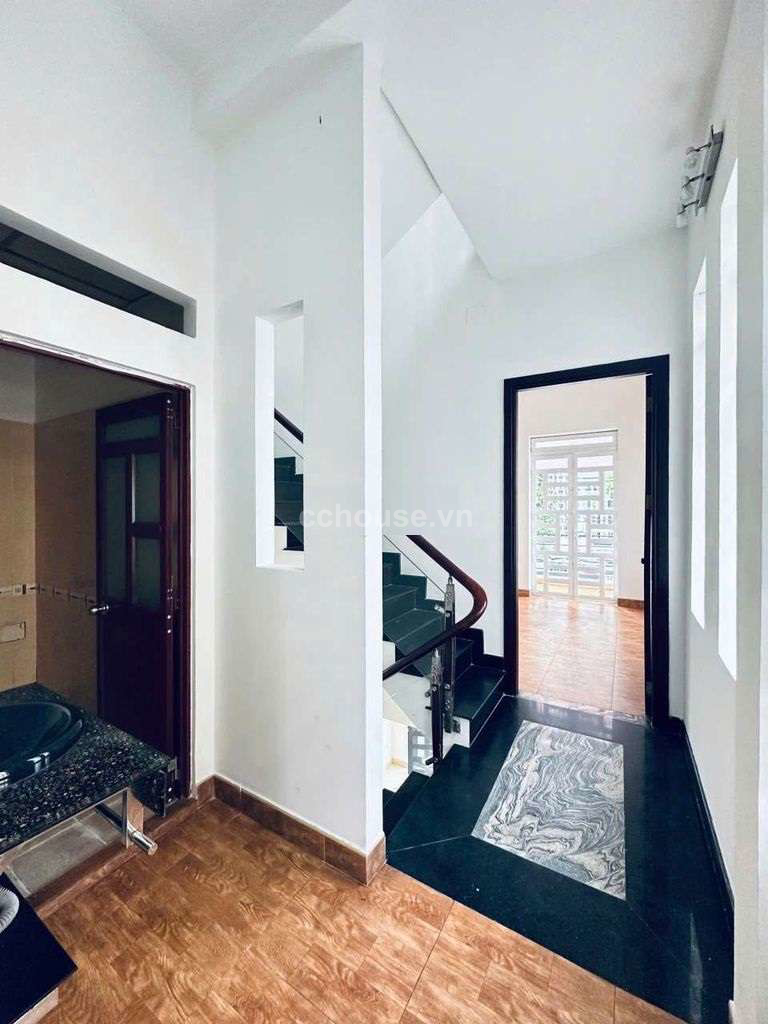 Bán nhà căn góc HXH Phạm Văn Chiêu, P.An Hội Tây. DT 5x20m, 3 tầng