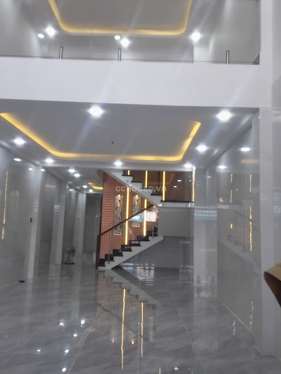 NHÀ HẺM TRẦN VĂN HOÀNG, QUẬN TÂN BÌNH, DT: 108.7M2 (4.8X22.65)M, KC: TRỆT LỬNG 2 LẦU ST, GIÁ: 14 TỶ