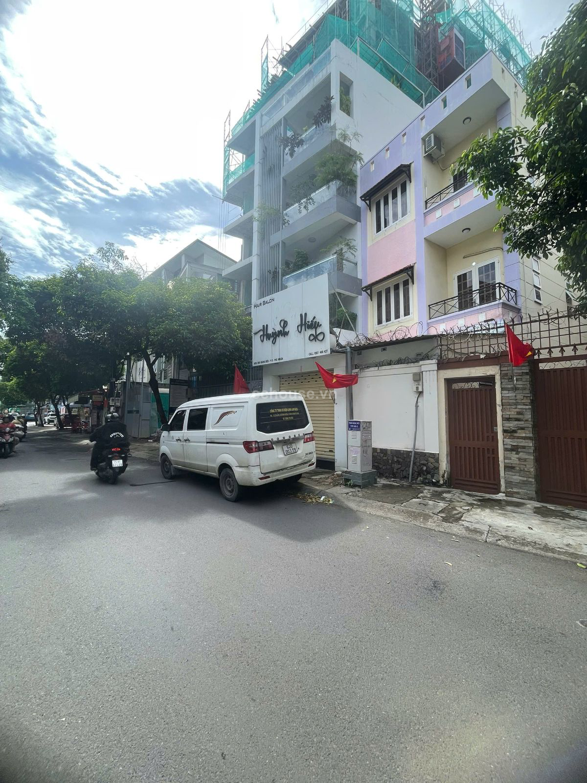 Mặt tiền Hoàng Diệu - P.10 . Q .Phú nhuận 