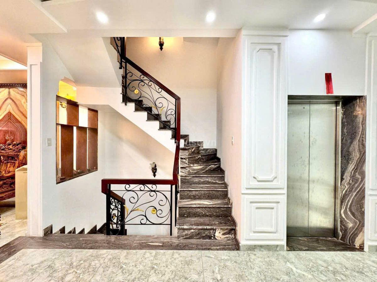 Bán nhà đối diện Cityland Phan Văn Trị. DT 5x17m, 4 tầng MCT