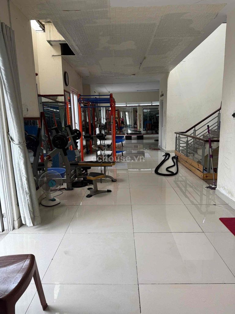 Cho thuê nhà căn góc MT Trần Thị Nghỉ, P.Hạnh Thông. DT 5x20m, 5 tầng