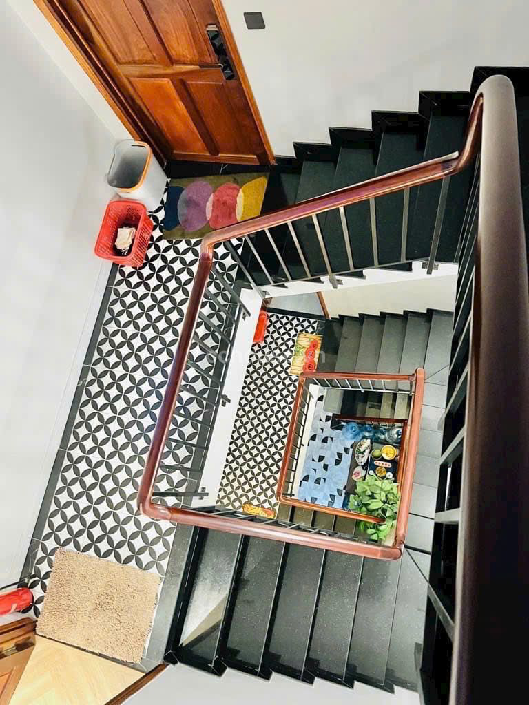  Toà nhà Măt tiền Kinh doanh 5 tầng  ngay Lê Văn sỹ  . Q .Phú nhuận  