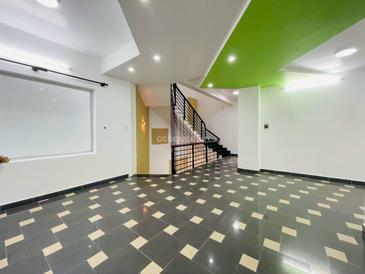 Nhà dạng villa Nguyễn An Ninh, P.Bình Thạnh. DT 210m2, 3 tầng mái che