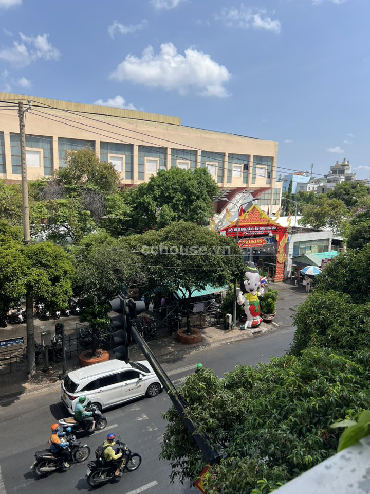 Bán nhà MT Xuân Hồng, P.Bảy Hiền. DT 4x18.5m, 4 tầng ST