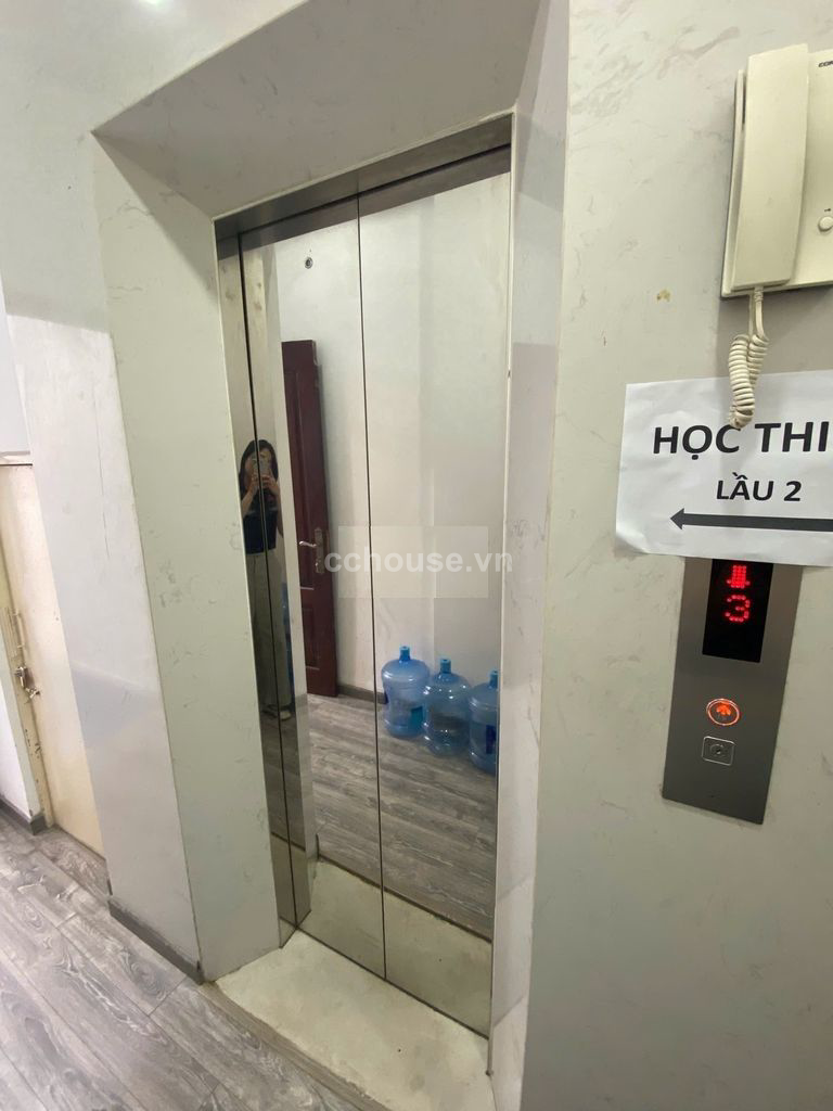 Cho thuê MBKD Calmette, P.Bến Thành. DT 4x20m, 2 tầng