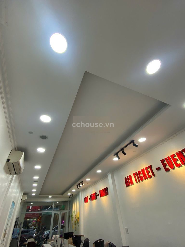 Cho thuê MBKD Calmette, P.Bến Thành. DT 4x20m, 2 tầng