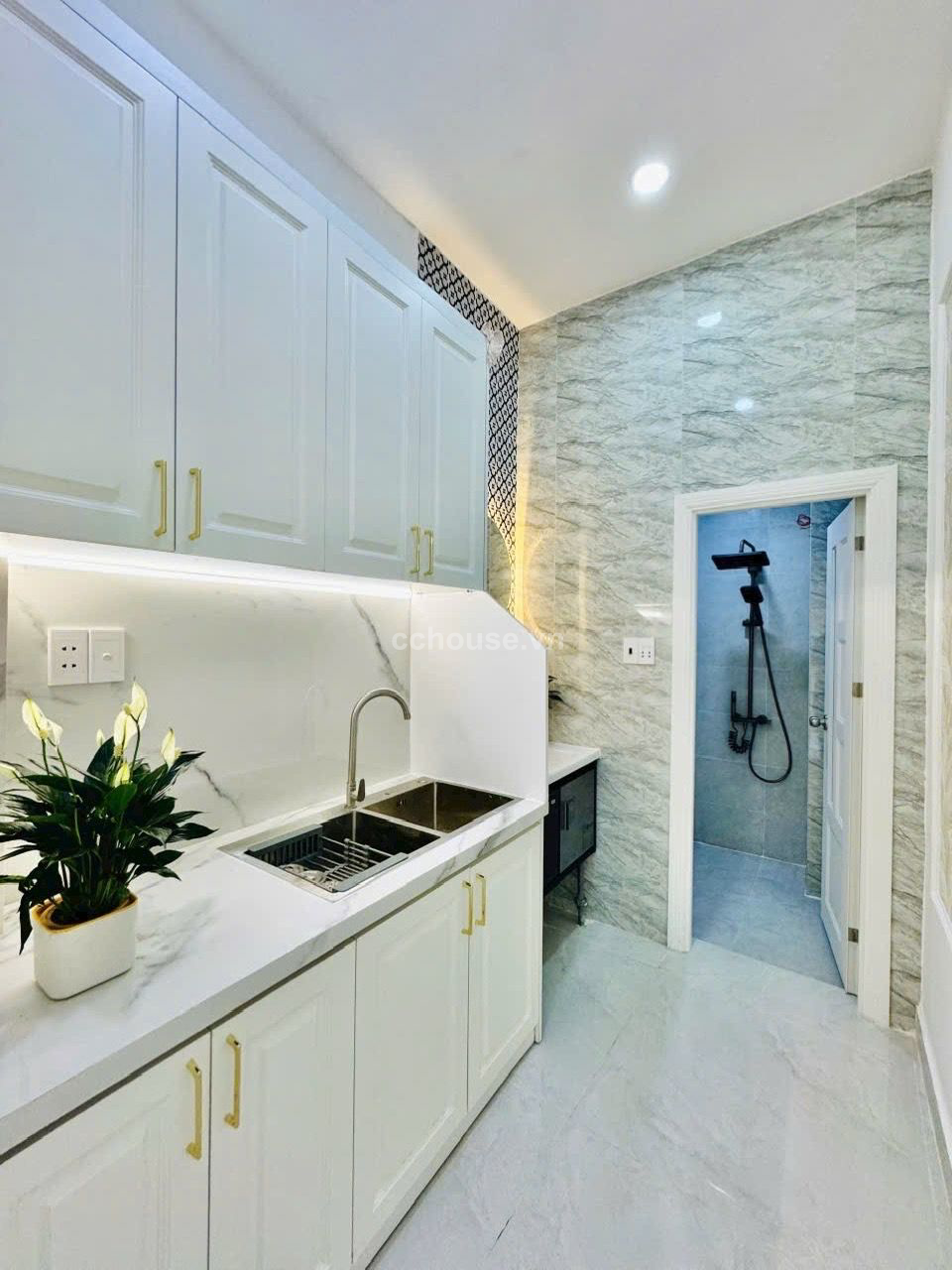 Bán nhà tặng full nội thất hẻm Hoàng Văn Thụ phường Đức Nhuận