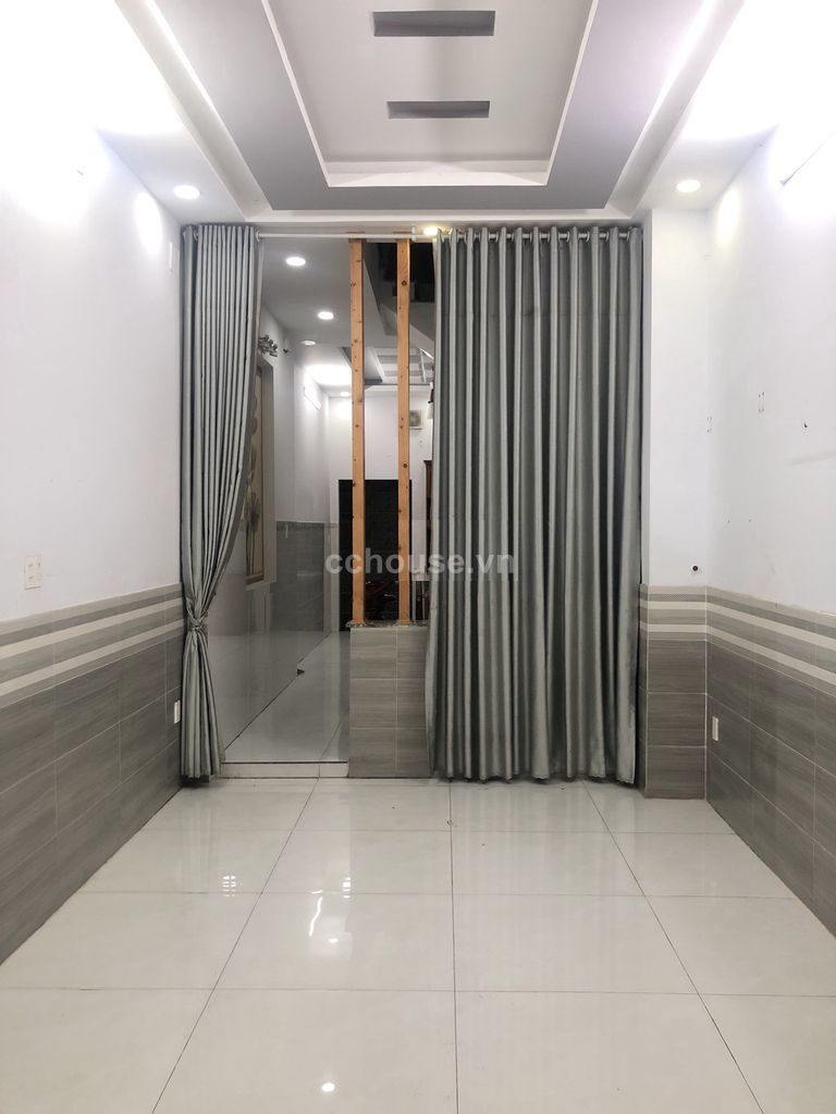 Cho thuê nhà MT Âu Cơ, P.Hòa Bình. DT 3.5x16m, 4 tầng ST