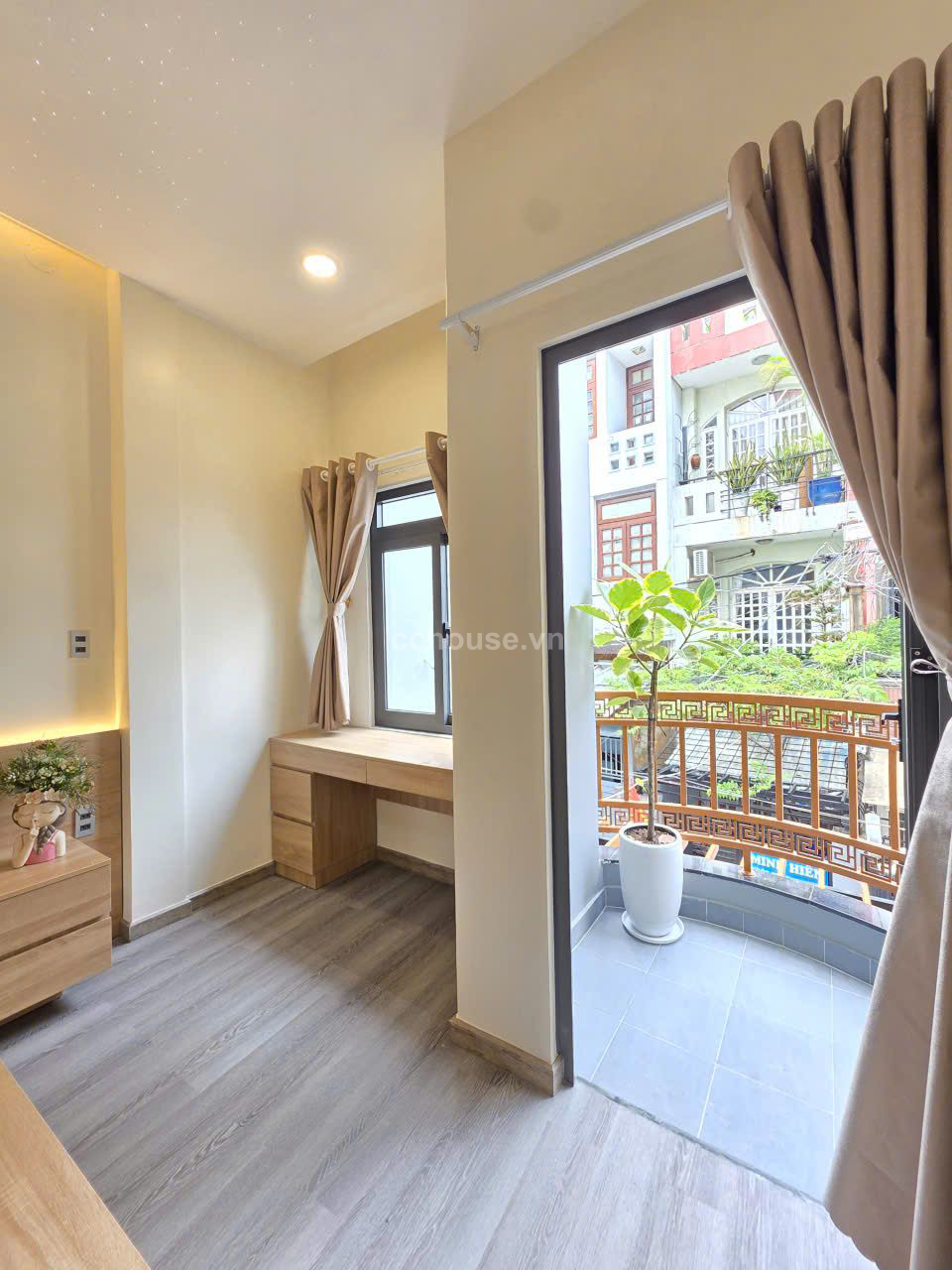 HXH 6m Lê Văn Sỹ Q.Tân Bình ( nay là Phường Tân Sơn Hoà, 60m2, 3 lầu , thang máy )