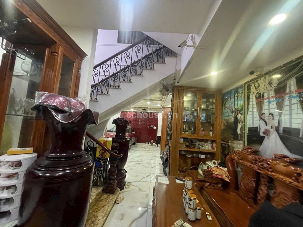 Bán nhà căn góc MT Thích Quảng Đức, P.Đức Nhuận. DT 120m2, 3 tầng