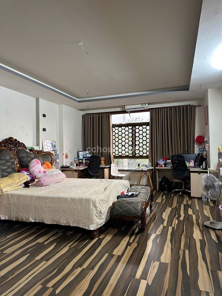 Biệt thự MT Đường 36, Thủ Đức. DT 18x25m, hầm 3 tầng ST thang máy