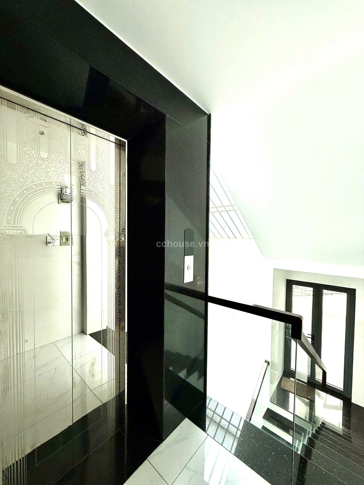 📍CHDV-Hai-Ba-Trung-Quan-1-•-5-Tang-Co-Thang-May-•-172-Ty-id9554