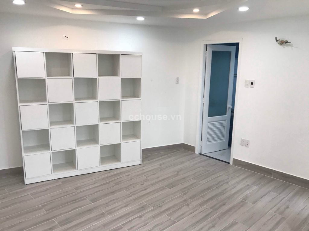 Bán nhà HXH quay đầu Nơ Trang Long, P.Gia Định. DT 4x22m, 4 tầng