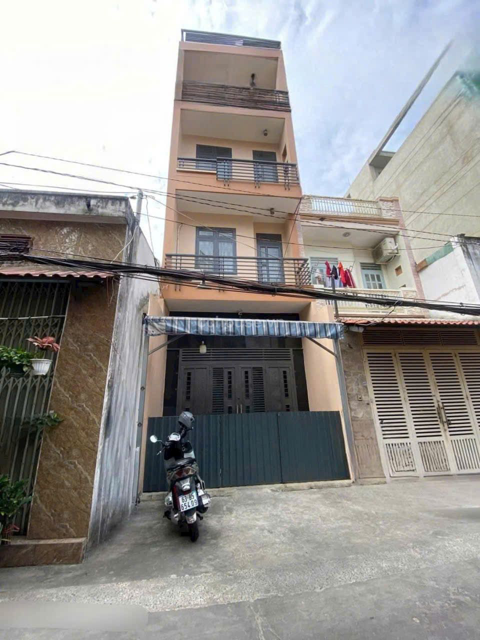 Nha-6-tang-Hem-xe-hoi-den-nha-Q11-id8318