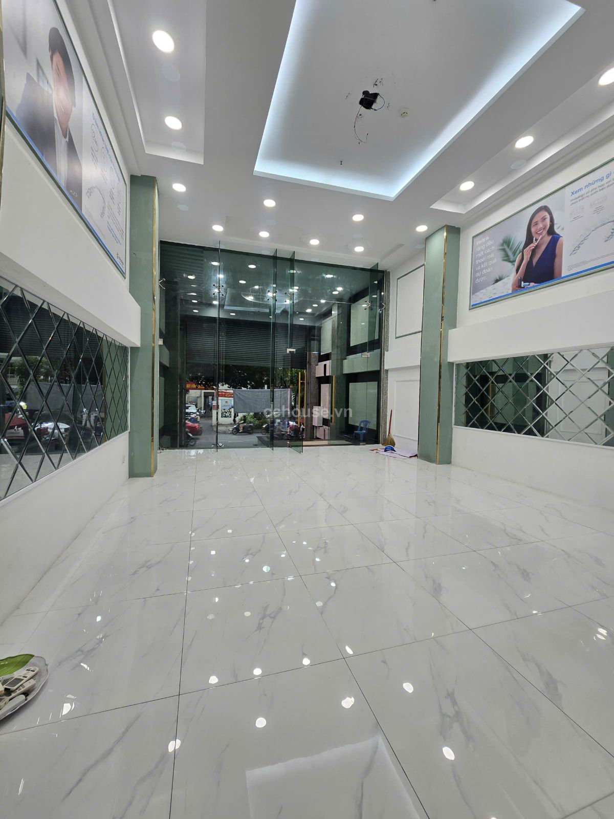 Tòa nhà MT Cao Thắng ngay Võ Văn Tần. DT 6x20m, hầm 8 tầng ST