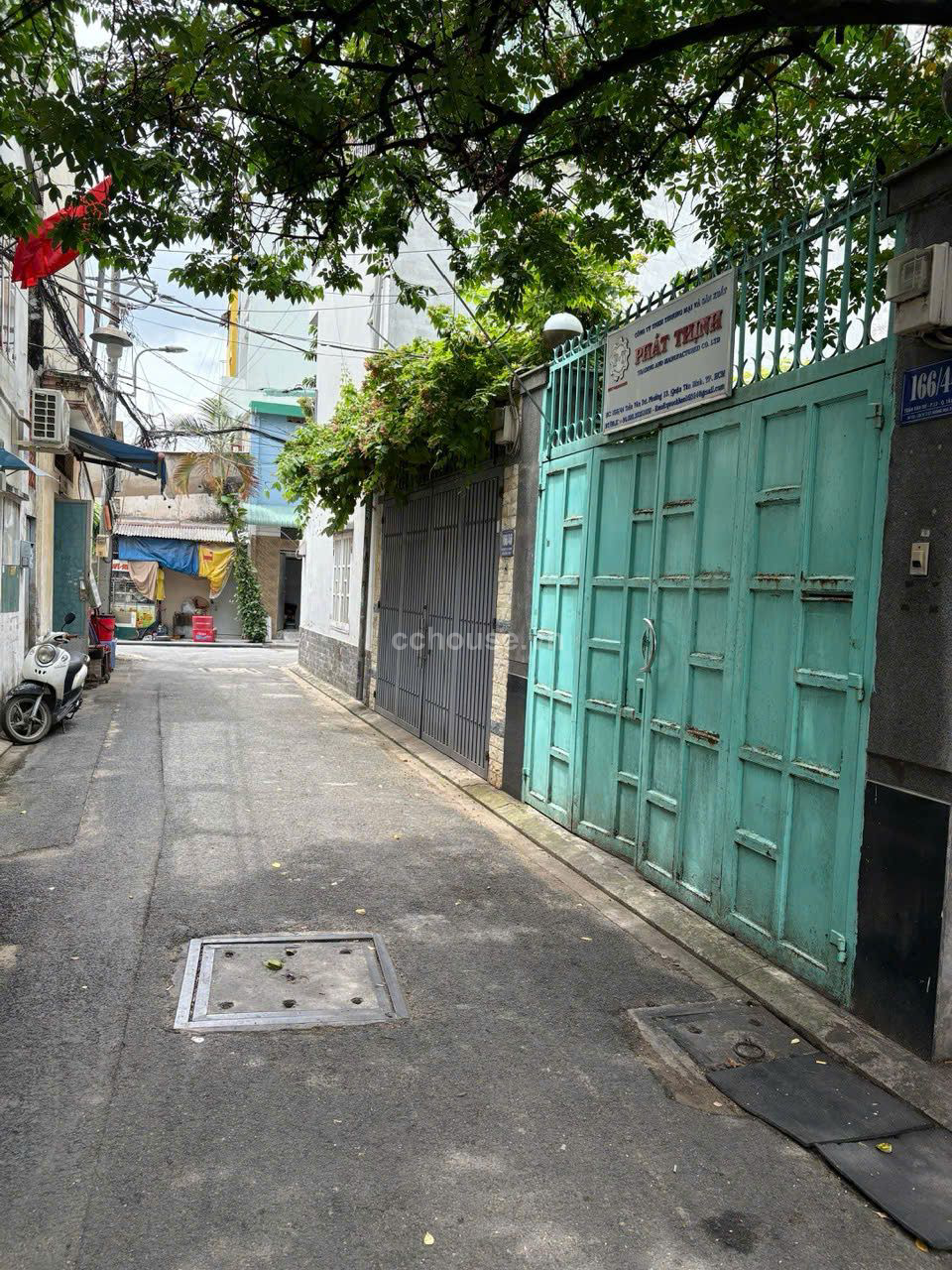 Nhà hẻm xe hơi ngay Cộng Hoà .P 13 .Q Tân Bình 