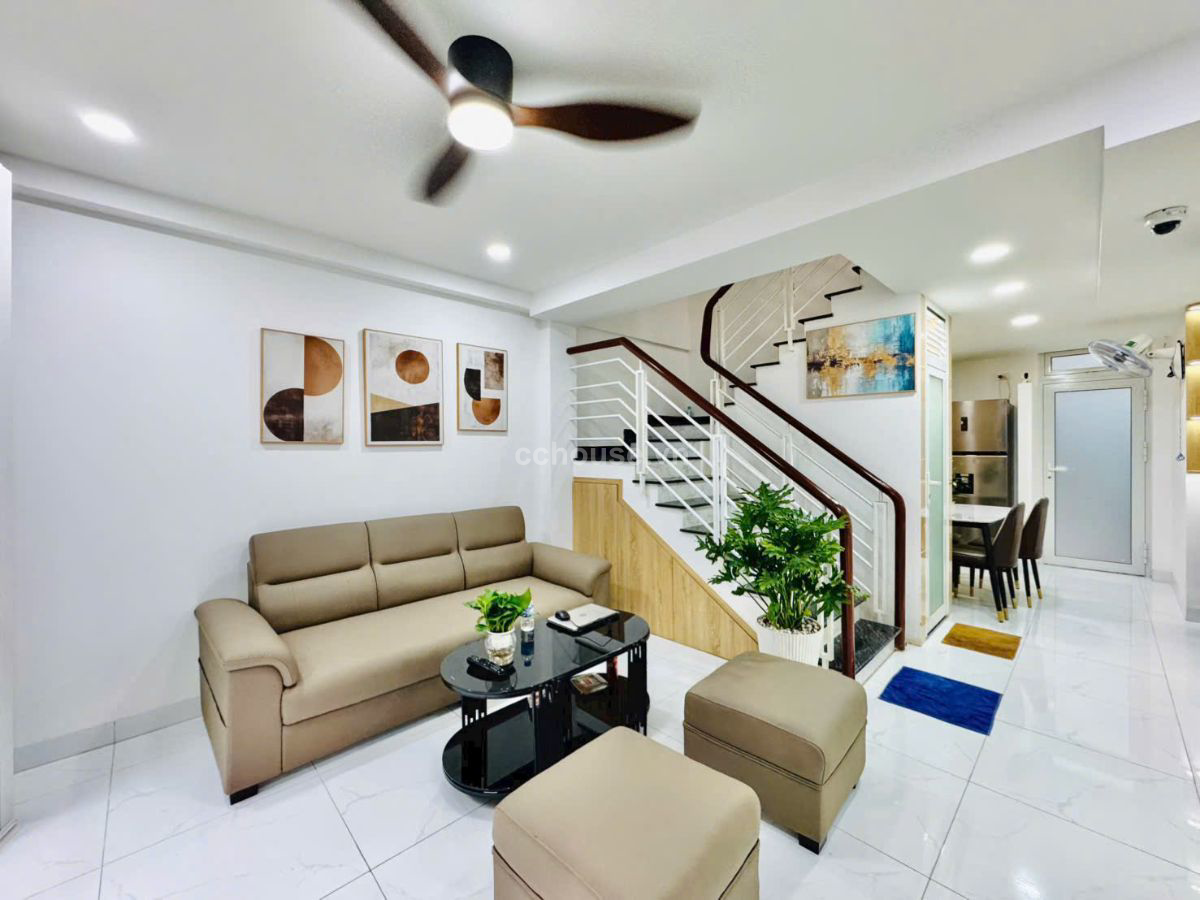 Bán nhà thông HXH 135 Nguyễn Cửu Vân, P.Gia Định. DT 4x10m, 5 tầng