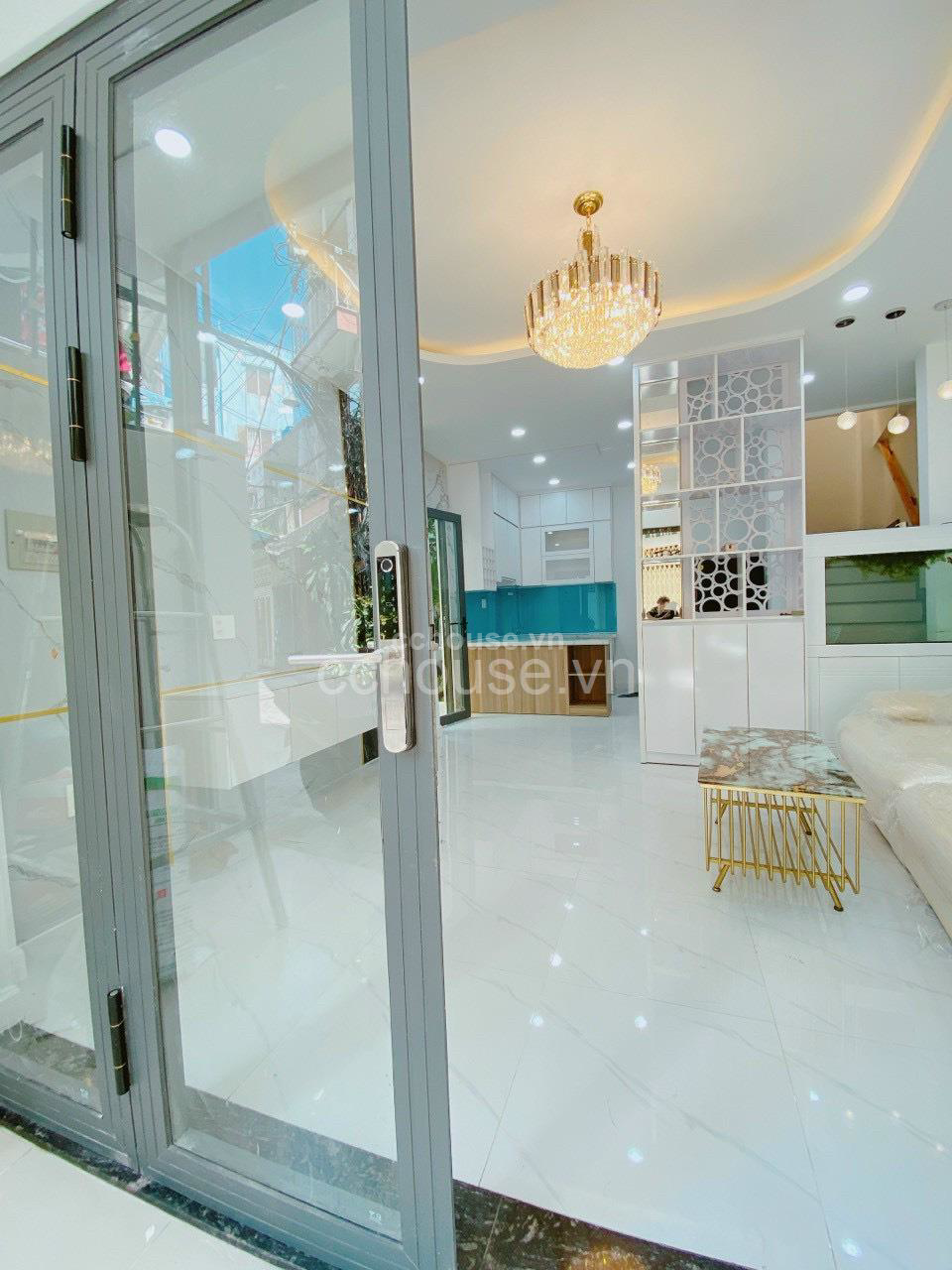 BÁN NHÀ HẺM RỘNG HÒA HẢO, P.4, Q.10, DT 4.4*9M, KC 4 LÀU, GIÁ 8.5 TỶ
