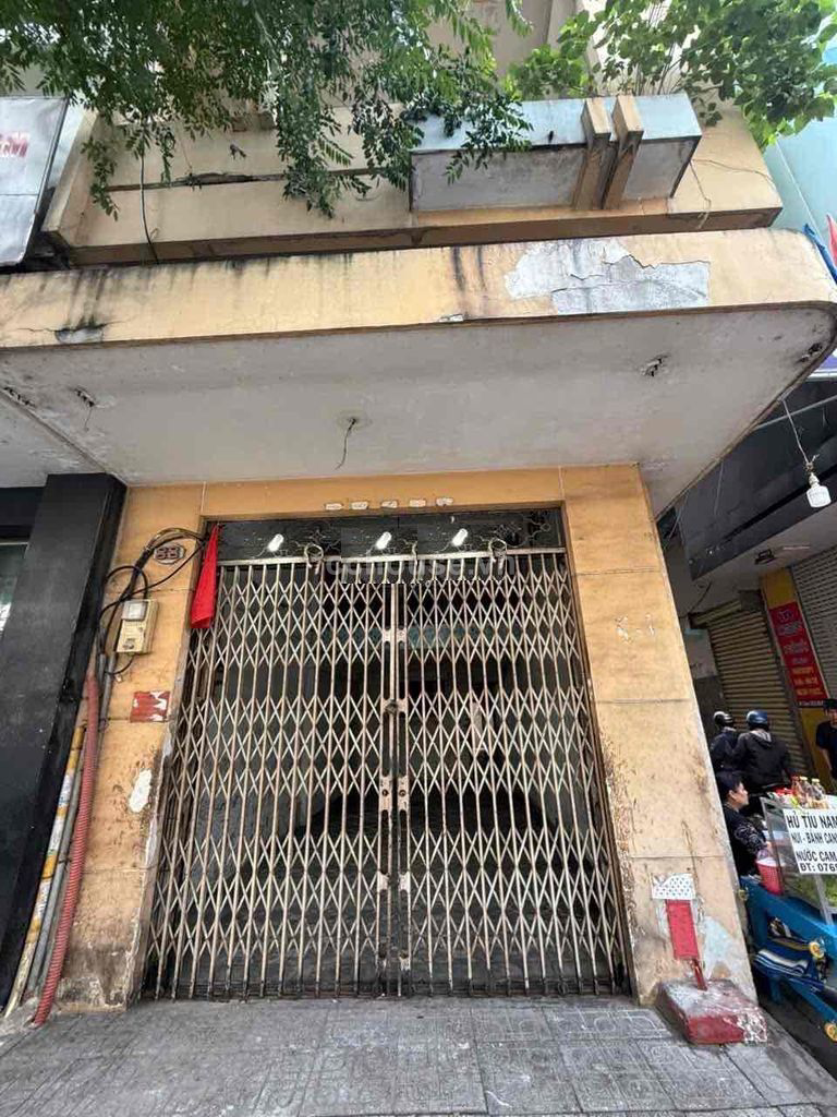 Cho thuê nhà căn góc MT Trần Bình Trọng, P.Chợ Quán. DT 4x25m, 5 tầng ST
