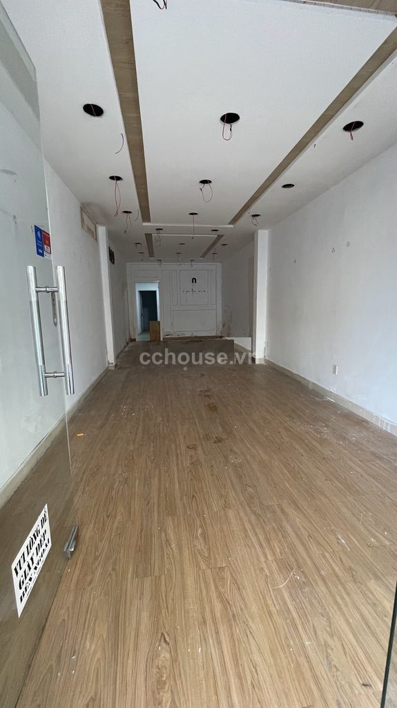 Cho-thue-mat-bang-MT-Tran-Hung-Dao-PCau-Ong-Lanh-DT-36x175m-id8244