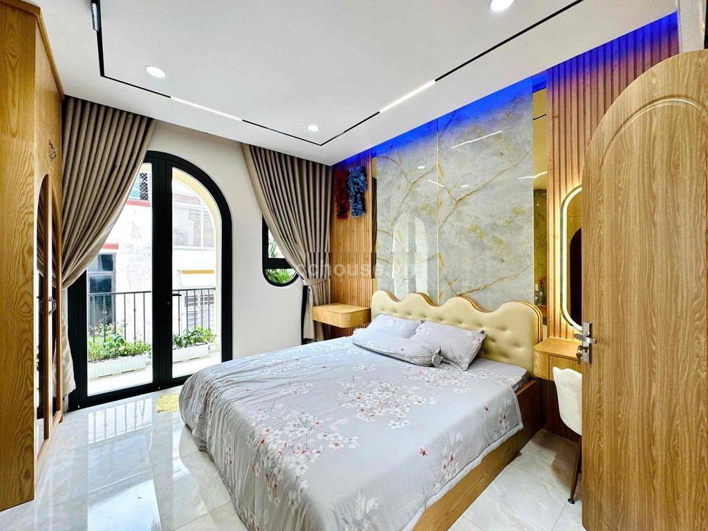 Hem-xe-hoi-Gan-mat-tien--Hoang-Van-Thu-P9-QPhu-nhuan-id8791