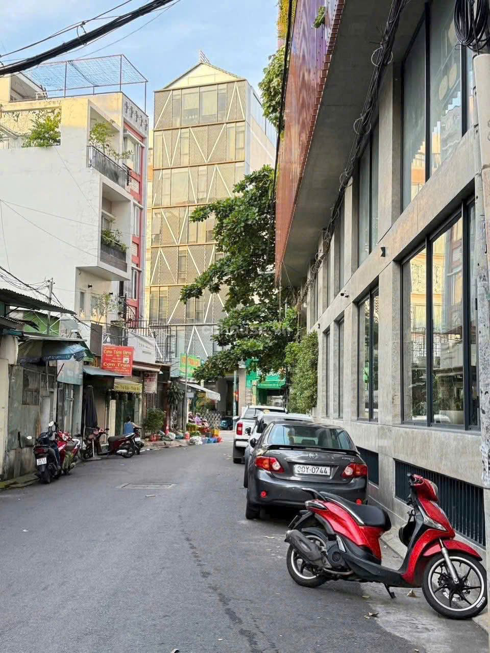 Biệt thự đường nhựa 8m ngay sân bay TSN . Q.Tân Bình 