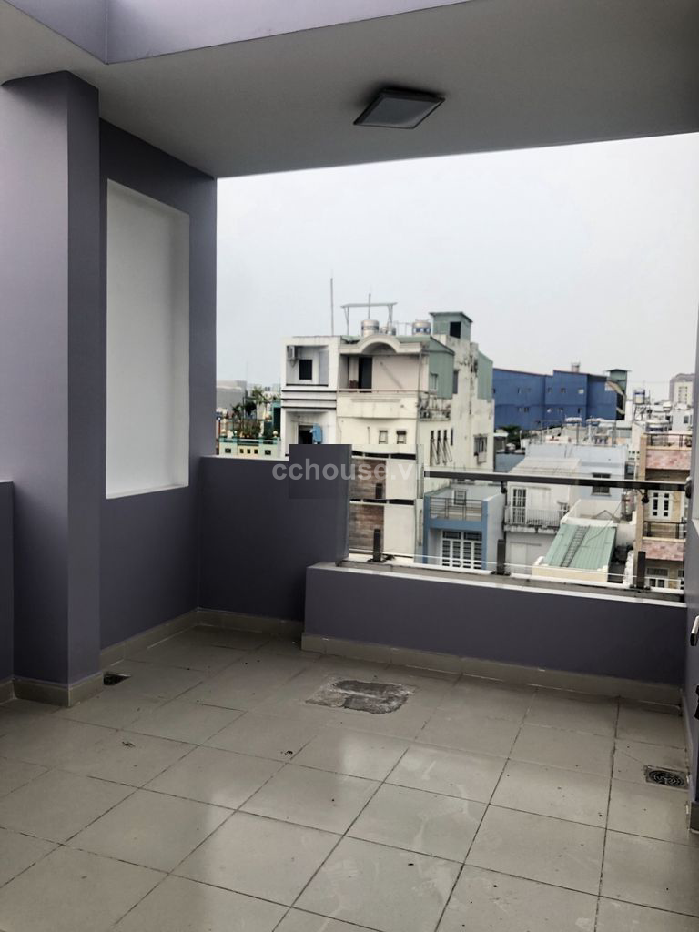 Cho thuê nhà NCMT Âu Cơ, P.Hòa Bình. DT 3.5x16m, 5 tầng ST