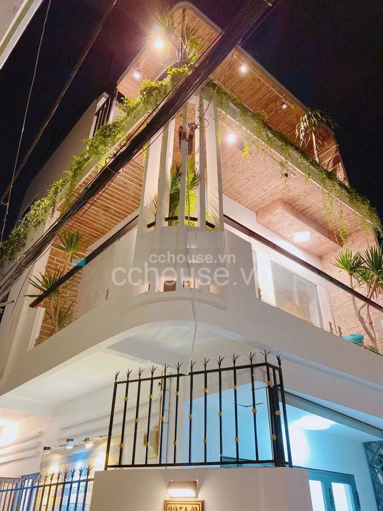 BÁN NHÀ HẺM RỘNG HÒA HẢO, P.4, Q.10, DT 4.4*9M, KC 4 LÀU, GIÁ 8.5 TỶ