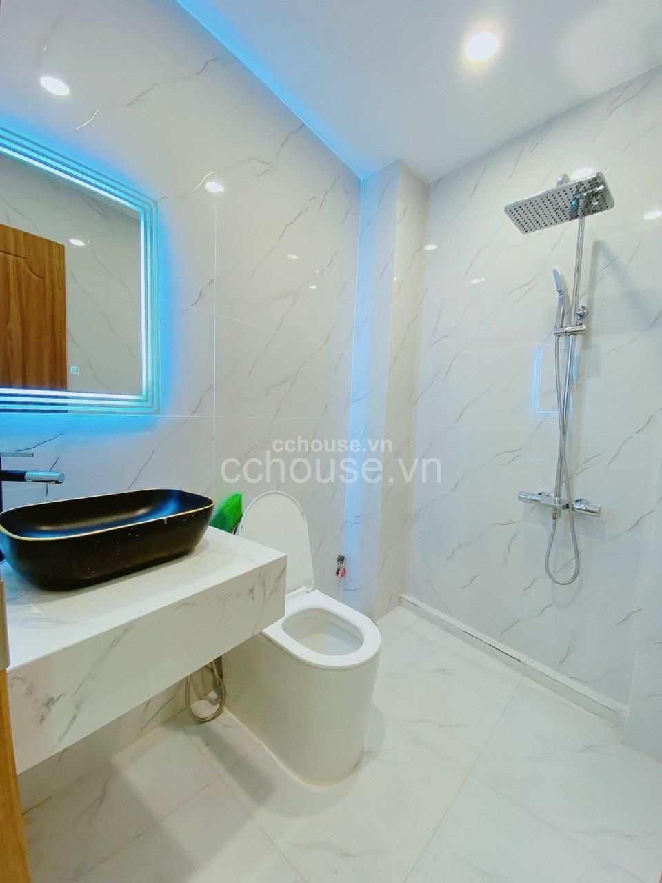 BÁN NHÀ HẺM RỘNG HÒA HẢO, P.4, Q.10, DT 4.4*9M, KC 4 LÀU, GIÁ 8.5 TỶ
