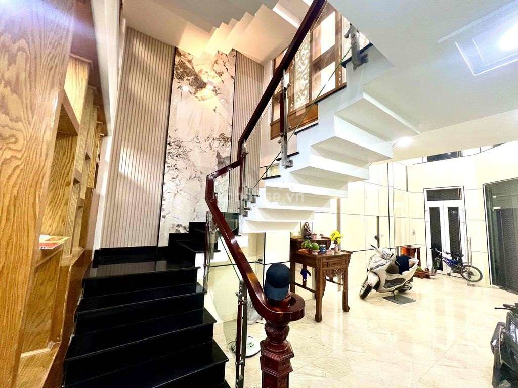 Bán nhà căn góc HXH Phạm Văn Chiêu, P.Thông Tây Hội. DT 4x15m, 5 tầng
