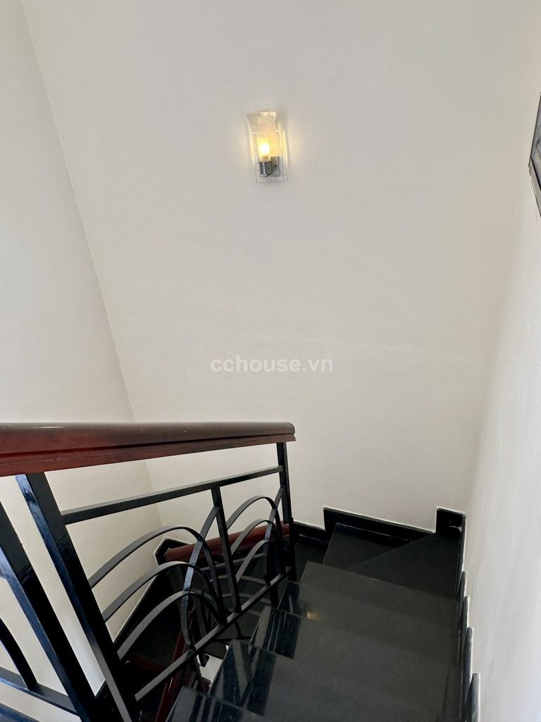 Cho thuê NCMT Thành Thái, P.Diên Hồng. DTSD 125m2